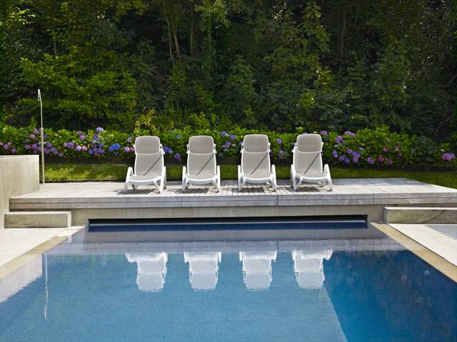 Шезлонг-лежак пластиковый Alfa белый, тортора 1700-1945х710х850 мм Шезлонг-лежак пластиковый Alfa белый, тортора 1700-1945х710х850 мм