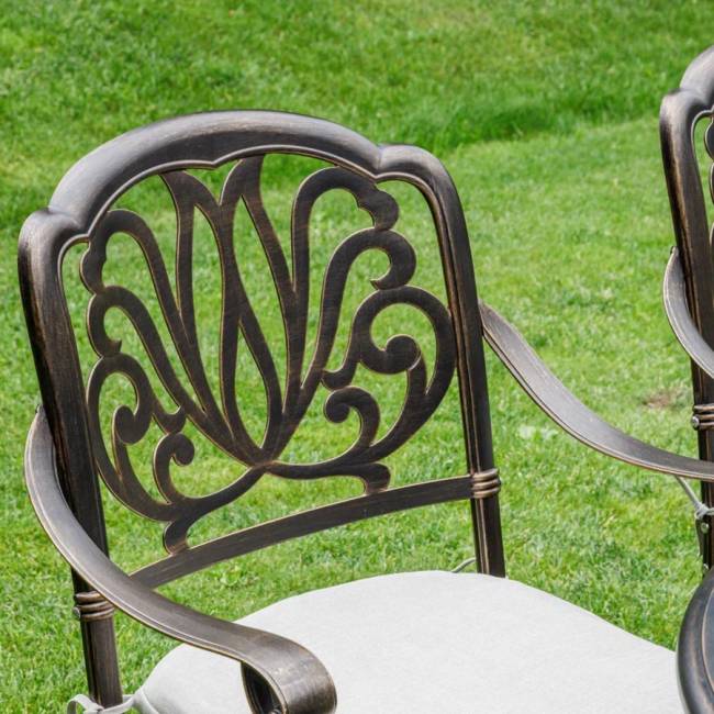 Обеденное кресло WILHELM из литого алюминия