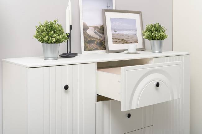 Тумба-комод и шкаф с тремя стеклянными дверками в гостиную Валенсия цвет белый шагрень Тумба-комод и шкаф с тремя стеклянными дверками в гостиную Валенсия цвет белый шагрень