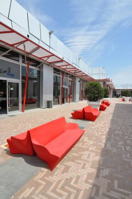 Диван пластиковый Kami Yon Standard 1740х750х700 мм Диван пластиковый Kami Yon Standard 1740х750х700 мм