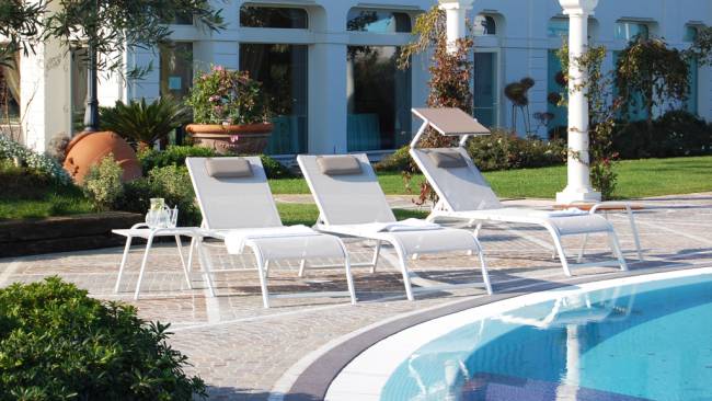 Шезлонг-лежак металлический Comfort 2080х620х400 мм Шезлонг-лежак металлический Comfort 2080х620х400 мм